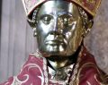 Napoli, il sangue di San Gennaro si è sciolto nel Duomo