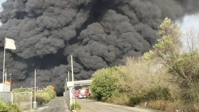 A LEQUILE IN FIAMME L'ECOCENTRO / NOTIZIE E COMMENTI SUCCESSIVI ... &copy; Creative Commons