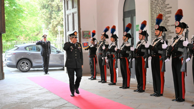Il Generale Masciulli in visita ai Carabinieri della Legione ... &copy; Creative Commons