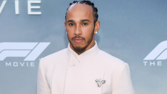 Lewis Hamilton ha indossato un abito da chef stellato  GQ Italia &copy; Creative Commons