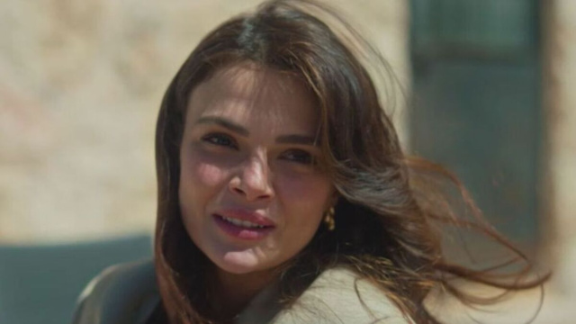 In foto la protagonista di Far Away @ Mediaset