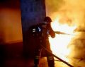 Incendio a Napoli est: capannone in bonifica dopo una notte di fiamme