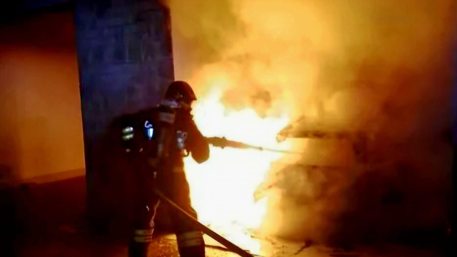 Incendio a Barra: nella notte capannone distrutto dalle fiamme. La ... &copy; Creative Commons