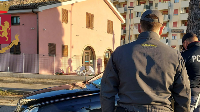 LIDO TRE ARCHI E PORTO SANT'ELPIDIO CONTROLLI DELLA QUESTURA ... &copy; Creative Commons