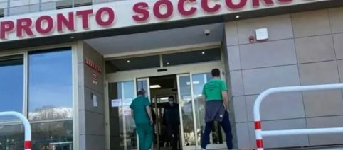 Bambino operato d'urgenza: da gastrite a appendicite, famiglia denuncia
