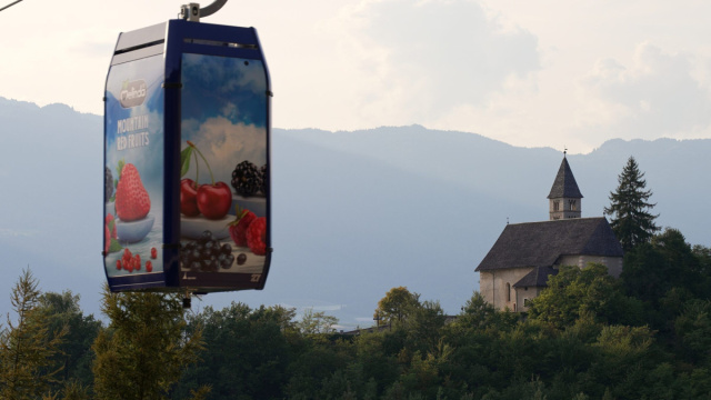 In Trentino al via la prima funivia per le mele al mondo Avviato l ... &copy; Creative Commons