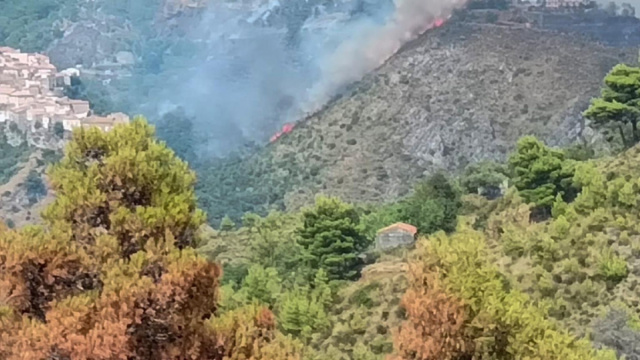 Incendio nel cosentino, lievi danni a struttura ricettiva &copy; Creative Commons