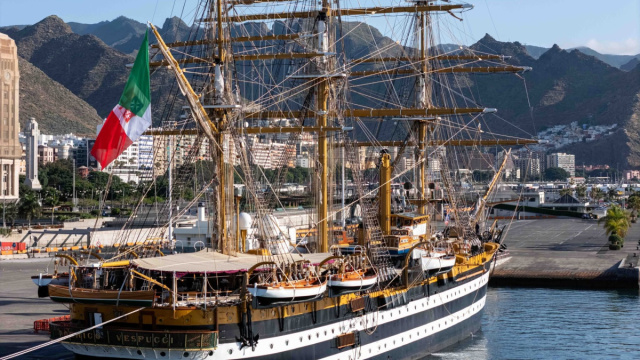 La Amerigo Vespucci torna a Napoli ed a Castellammare di Stabia ... &copy; Creative Commons