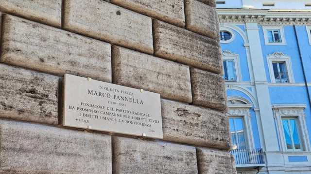 Pannella e la targa che i condomini non volevano: inaugurata sul ... &copy; Creative Commons