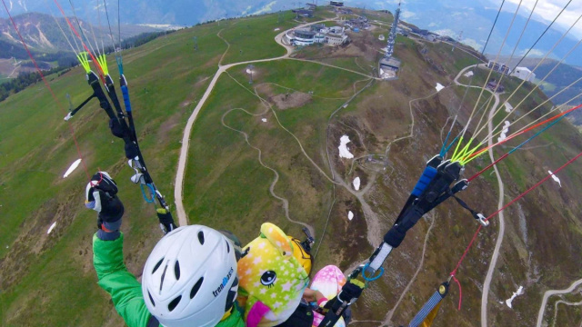 Volo in parapendio a Plan de Corones nelle Dolomiti  Freedome &copy; Creative Commons