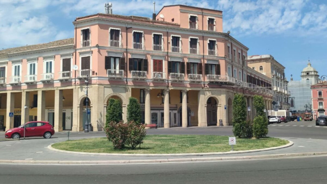 Crotone, Piazza Pitagora - &copy; Francesco Trabassi