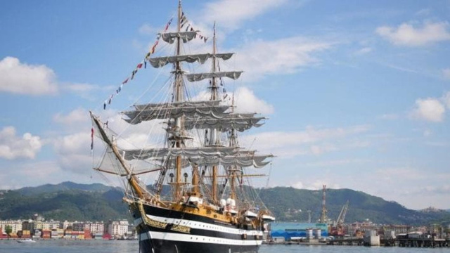 L'Amerigo Vespucci torna a Napoli: dopo il tour mondiale tappa nel ... &copy; Creative Commons