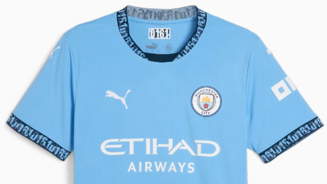 MANCHESTER CITY JUNIOR HOME SHIRT 2024-25  CalcioItalia.com &copy; Creative Commons