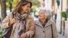 Genitori anziani, sempre più italiani caregiver: il peso della cura in famiglia