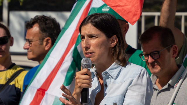 ELLY SCHLEIN CHIUDERA' LA FESTA REGIONALE DELL'UNITA' IN CAMPANIA ... &copy; Creative Commons