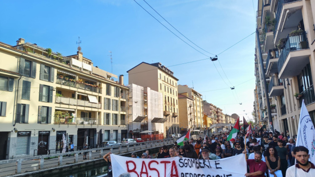 MILANO: &ldquo;BASTA SFRATTI SGOMBERI E REPRESSIONE&rdquo;. 1500 IN CORTEO ... &copy; Creative Commons