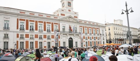 Madrid, centinaia in tenda a Puerta del Sol per il 'decreto Maricarmen'