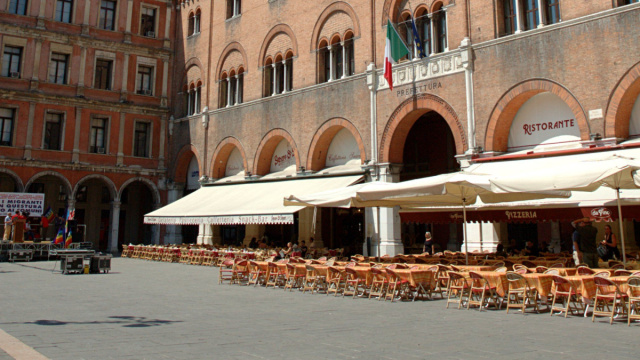File:20050528-024-treviso-signori.jpg - Wikipedia &copy; Creative Commons