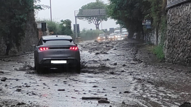 Maltempo tra Castellammare e Vico Equense: chiusa la galleria di ... &copy; Creative Commons