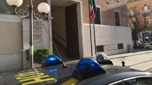Contrabbando di tabacchi tra Napoli e Foggia, 8 arresti - GrNet ... &copy; Creative Commons