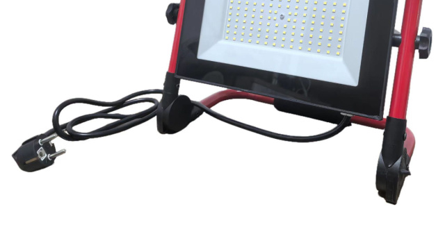 PROIETTORE LED VIVIDA ARDY DA CANTIERE 65W 6500lm 4000K CON MANIC IP65 &copy; Creative Commons