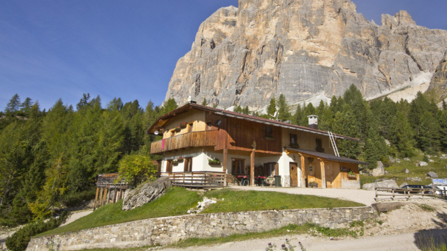 Rifugio Dibona - dolomiti &copy; Creative Commons