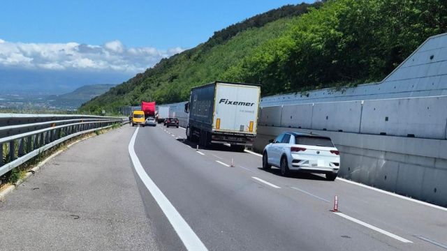 Tir in avaria tra Pizzo e Sant'Onofrio, disagi e traffico sull ... &copy; Creative Commons