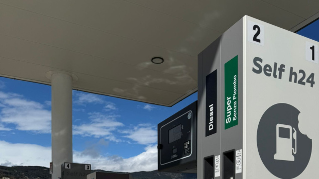 Tuttigiorni: il primo distributore di carburante incrementa le visite &copy; Creative Commons