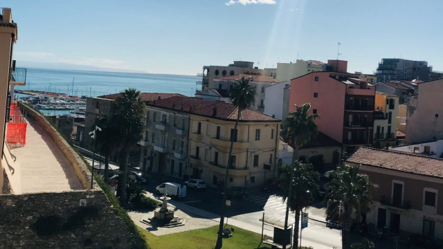 Aast: 6 gruppi di lavoro per Piano rilancio Turismo - Azienda ... &copy; Creative Commons