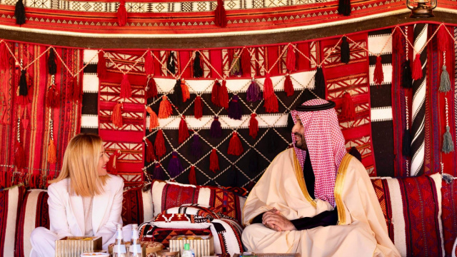 Giorgia Meloni e Bin Salman, pranzo in tenda nel deserto in Arabia ... &copy; Creative Commons