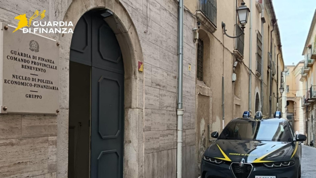 Guardia di Finanza: scoperti 5 lavoratori in nero, irrogate ... &copy; Creative Commons