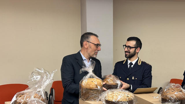 La solidariet&agrave; della Polizia di Stato - Questura di Ancona ... &copy; Creative Commons
