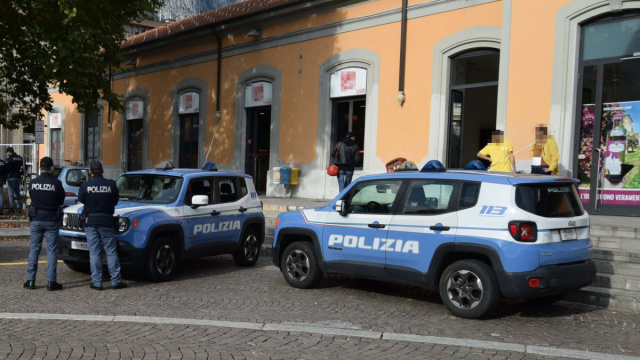 Volanti di Polizia a Lecco &copy; Questura
