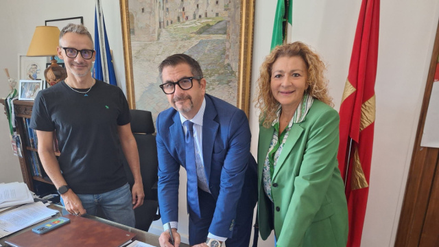 Sclerosi multipla, il sindaco Silvetti firma la Carta dei Diritti ... &copy; Creative Commons