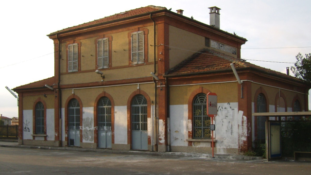 Stazione di Belgioioso - Wikipedia &copy; Creative Commons