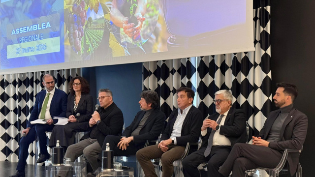 Cooperazione e futuro: Agrintesa alla tavola rotonda con i ... &copy; Creative Commons