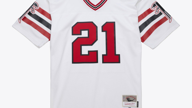 Maglia Mitchell & Ness Legacy degli Atlanta Falcons - Uomo - Deion ... &copy; Creative Commons