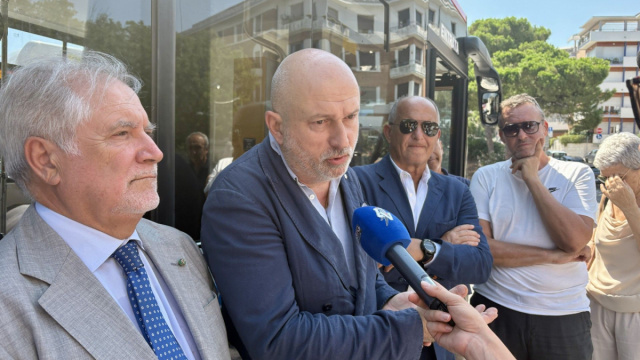 Presentati oggi otto nuovi autobus in servizio per CONEROBUS in ... &copy; Creative Commons