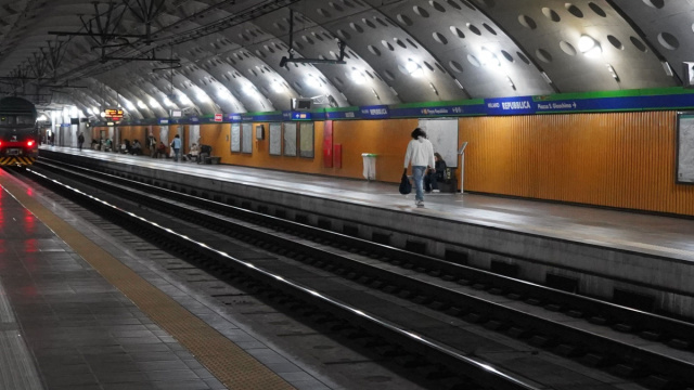 Stazione di Milano Repubblica - Wikipedia &copy; Creative Commons