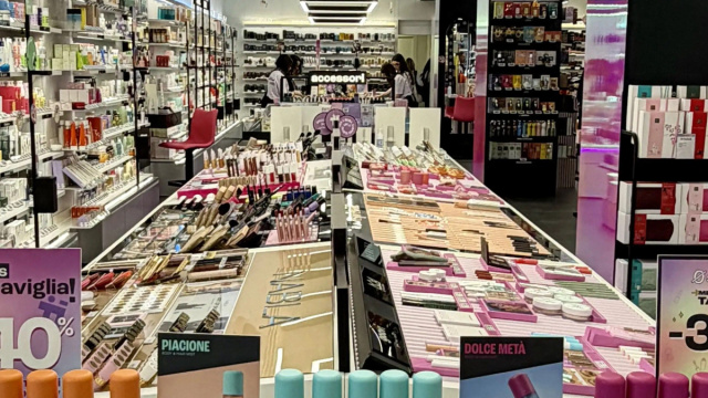 Pinalli inaugura a Milano il nuovo beauty store di Corso Genova ... &copy; Creative Commons