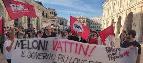 Manifestazione a Bari contro Meloni: 'Prepariamo l'autunno caldo'