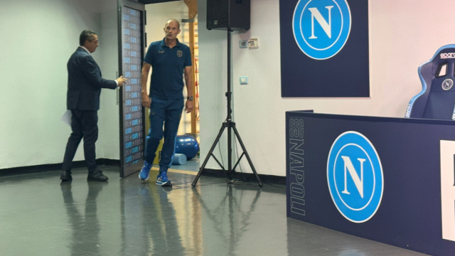 FOTO SHOW NM - Inter-Napoli, l'ingresso in sala stampa di Max ... &copy; Creative Commons
