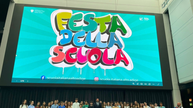 La festa di fine anno della Scuola italiana dell'Alto Adige ... &copy; Creative Commons