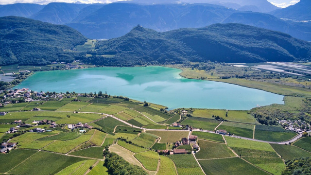 Lago di Caldaro - Valle della Primavera - Laghi di Monticolo, S ... &copy; Creative Commons