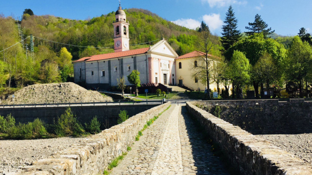 Montebruno, perla della val Trebbia, famosa per il suo ponte e il ... &copy; Creative Commons