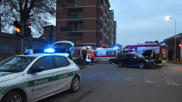 Vigevano: incidente all'incrocio di viale Montegrappa - L'informatore &copy; Creative Commons