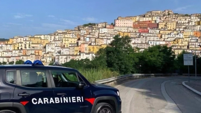Calitri, viola il divieto di avvicinamento ai genitori: 40enne ... &copy; Creative Commons