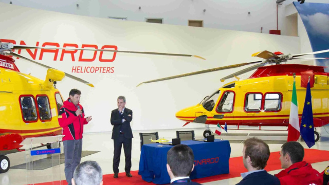 Il nuovo elicottero AW-139 di Leonardo e gli istruttori CNSAS &copy; Creative Commons