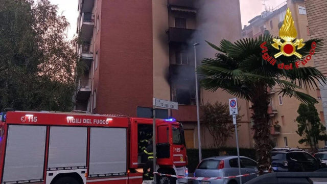 Milano, incendio in un ostello: stabile evacuato, dieci persone ... &copy; Creative Commons