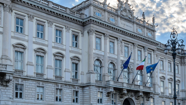 Palazzo del Lloyd Triestino - Wikipedia &copy; Creative Commons
